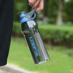 زمازم مياه رياضية مع شفاطة بلاستيكية، 3 الوان سعة 620 مل