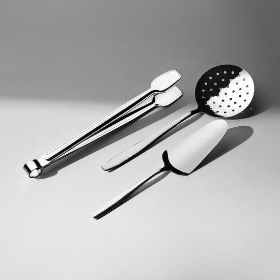 طقم أدوات المائدة مكون من 89 قطعة مع صندوق خشبي فاخر.