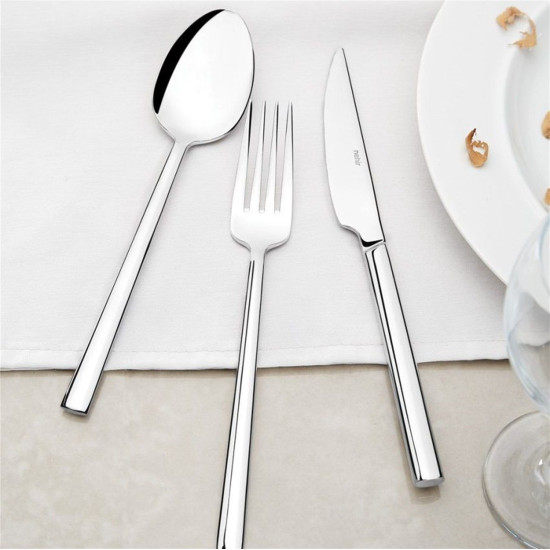 طقم أدوات المائدة مكون من 89 قطعة مع صندوق خشبي فاخر.