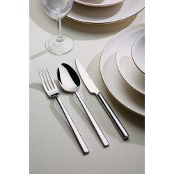 طقم أدوات المائدة مكون من 89 قطعة مع صندوق خشبي فاخر.