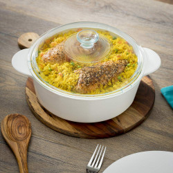 قدر خزفي أبيض من كورنينج وير مع غطاء زجاجي دائري سعة 3.25 لتر